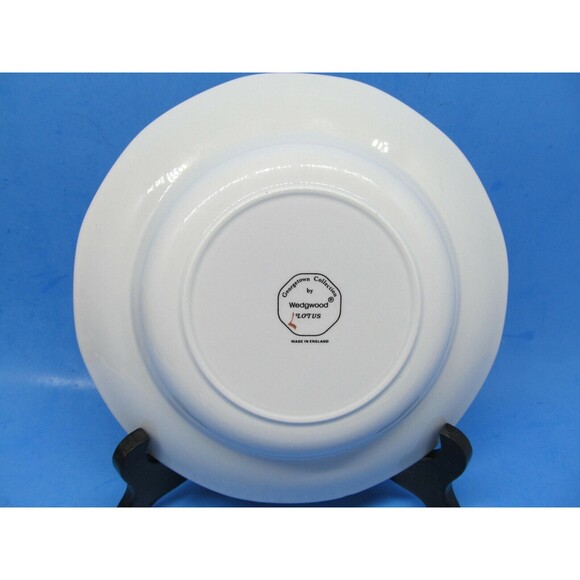 Wedgwood Georgetown Lotus Rimmed Soup Bowl  7 3/4" Excellent Condition - Picture 2 of 5
